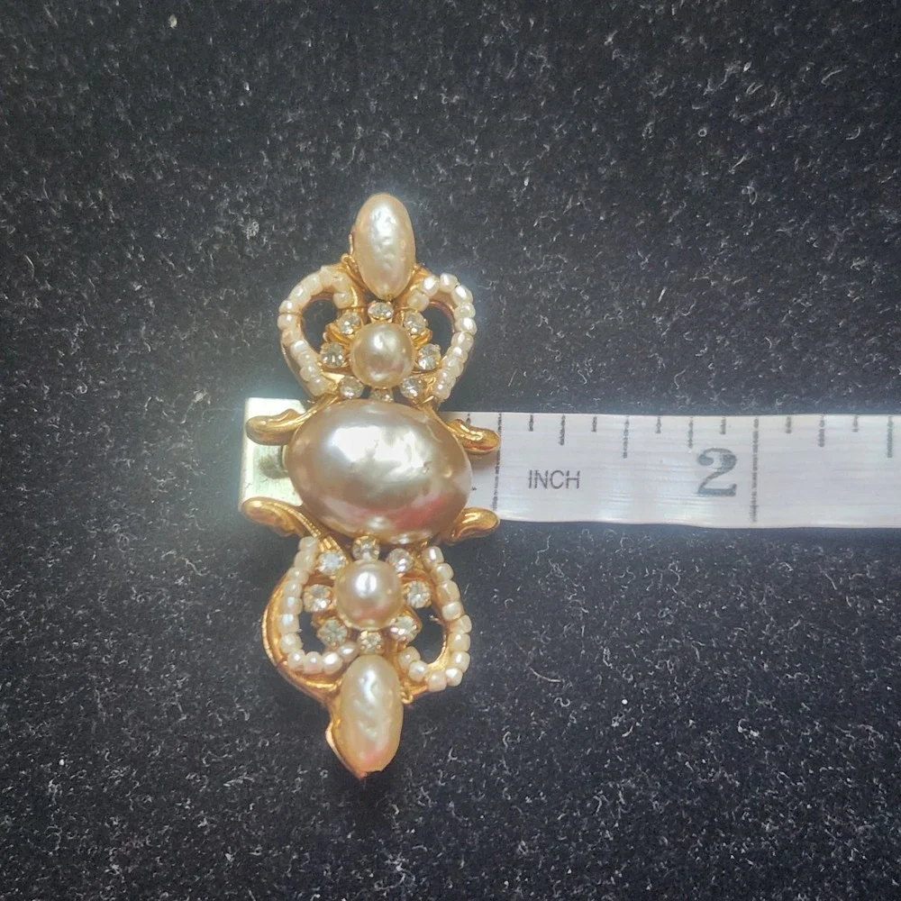 Miriam Haskell Brooch Faux‎ Pearl Rhinestone Gold Tone vintage